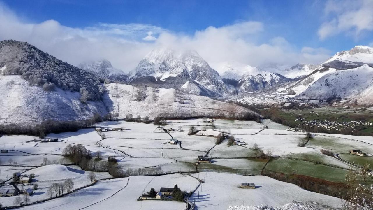 Gite De Montagne Du Plateau De Lhers- Accueil Randonneurs Accous Экстерьер фото
