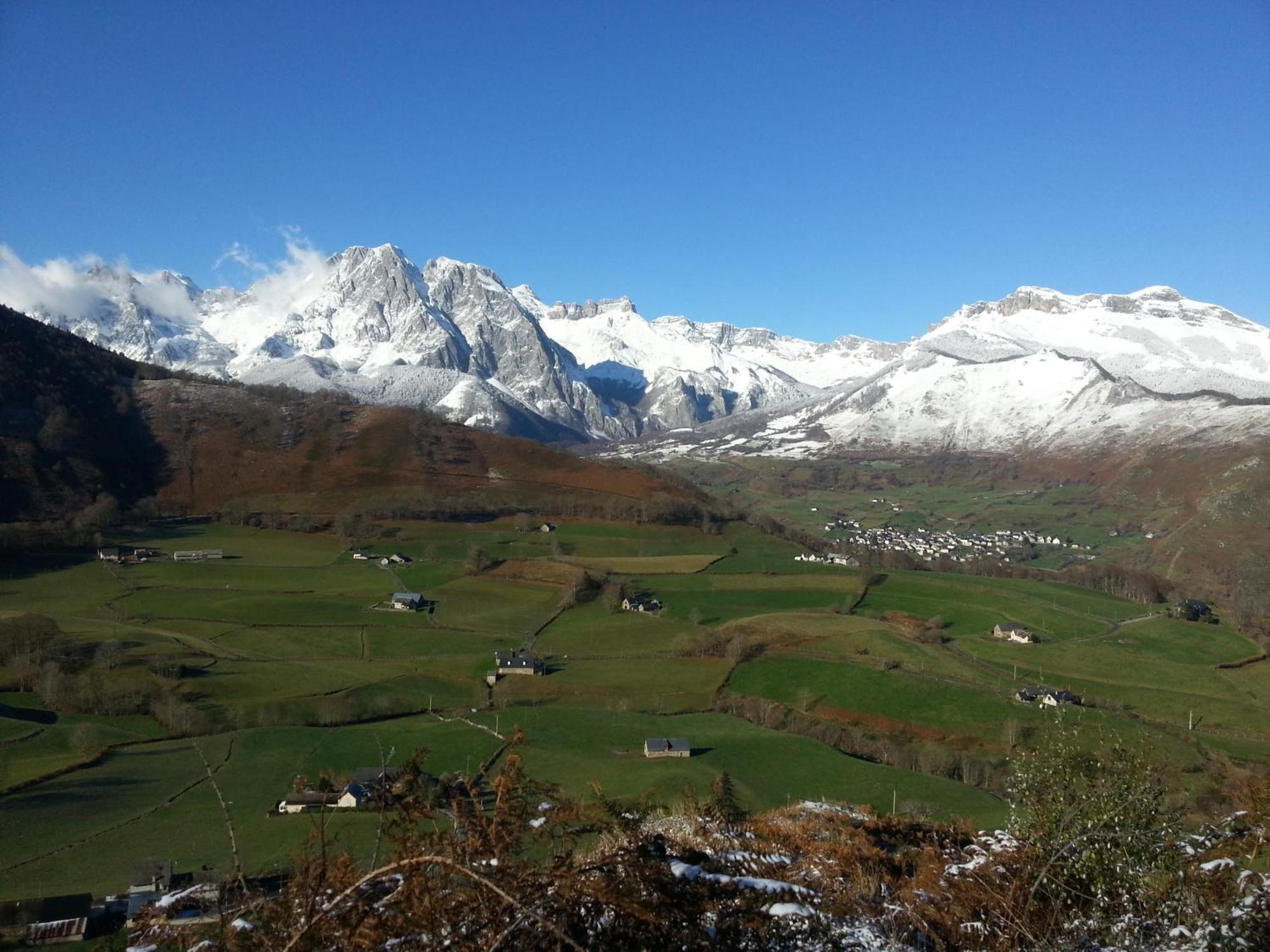 Gite De Montagne Du Plateau De Lhers- Accueil Randonneurs Accous Экстерьер фото